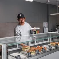 Una Una interior and kitchen setup